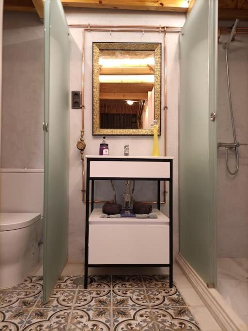 Refuge In Madrid Apartment Ngoại thất bức ảnh